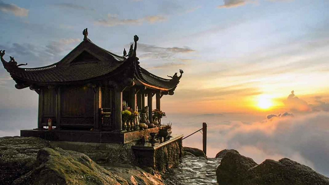 VIỆT THIỀN SƠ TỔ TRÚC LÂM